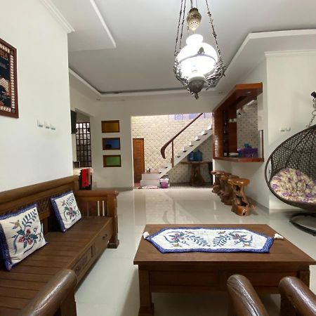 Rengganis Homestay Yogyakarta Exterior foto